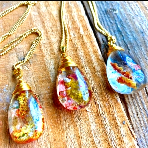 Phantom Quartz 22k Gold Moss Agate Crystal Necklac - Picture 4 of 6